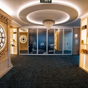 فندق The Clocktower